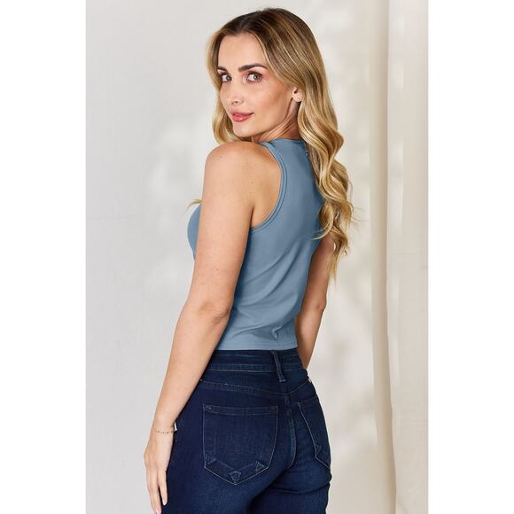 Everyday Crew Neck Slim Tank - Picture 3 of 7